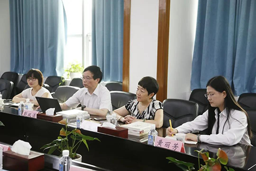 HJC黄金城平台临床前研究副总裁兼机构负责人彭双清教授，药效部执行主任董文心，药代安评项目负责人龙娜等