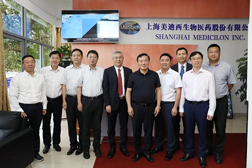 区领导彭崧、唐石青参加调研