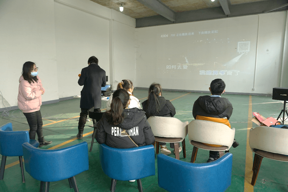 在春节 “乐七天” 活动中，HJC黄金城平台给留沪过春节的员工准备了丰富多彩的活动